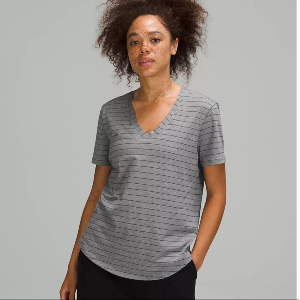 Lululemon Love V-Neck T-Shirt Sz 8 Short Serve Stripe Heathered Med Grey Black
